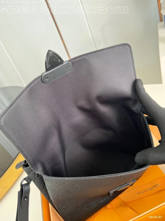 VUITTON S-LOCK LOUIS POCHETTE 0506